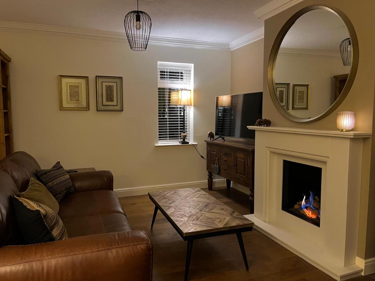 Stunning Beverley Bungalow W Fireplace, Private Parking, And Garden Kültér fotó