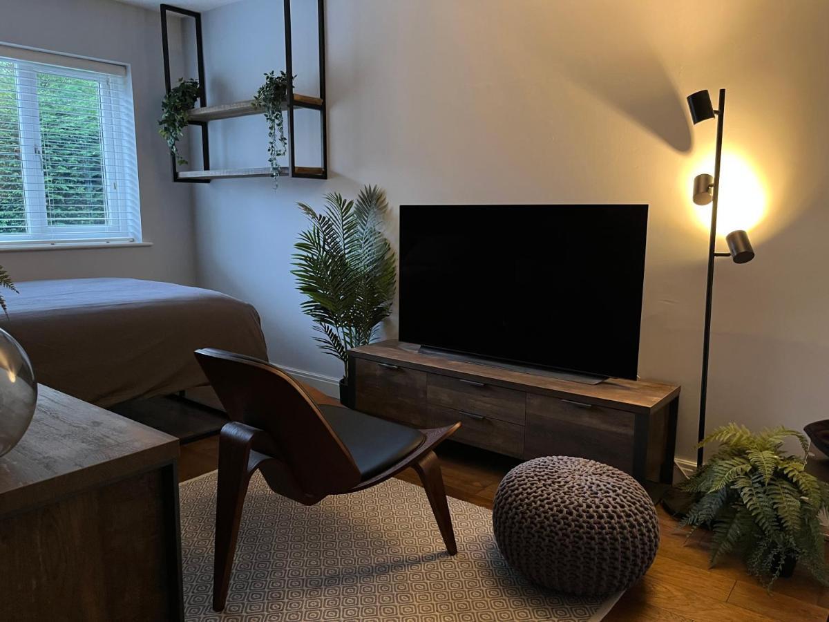 Stunning Beverley Bungalow W Fireplace, Private Parking, And Garden Kültér fotó