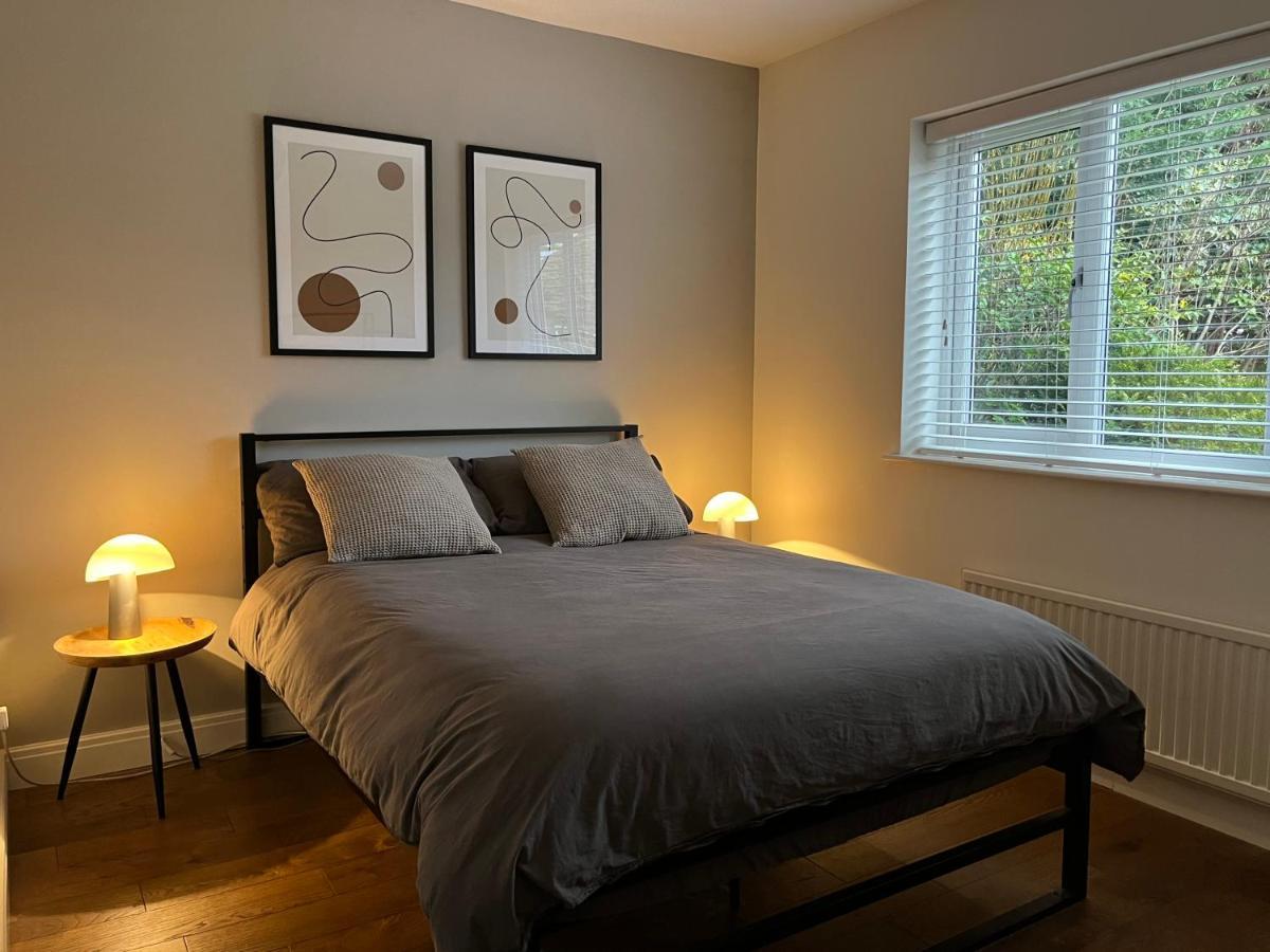 Stunning Beverley Bungalow W Fireplace, Private Parking, And Garden Kültér fotó
